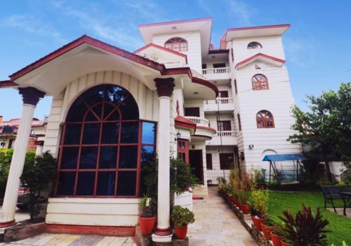 Luxury And Huge Bungalow For Sale In Bhaisepati Awas