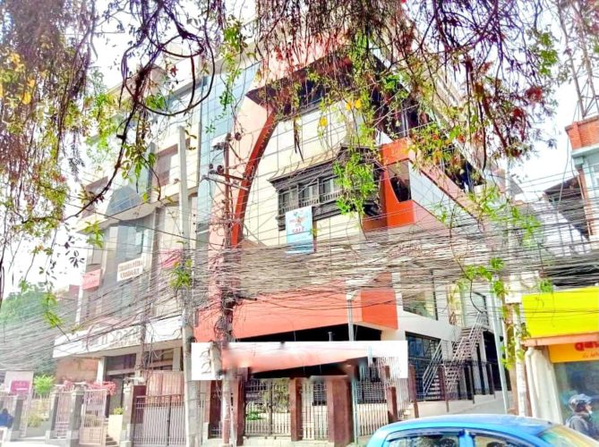 COMMERCIAL BUILDING FOR SALE IN DURBARMARG