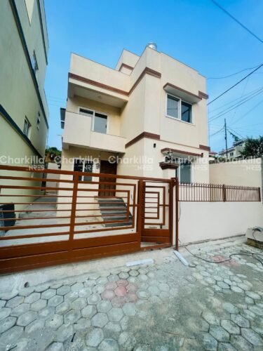 Hosue for sale